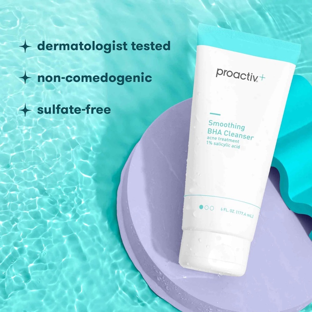 Proactiv Smoothing BHA Cleanser in White & Aqua